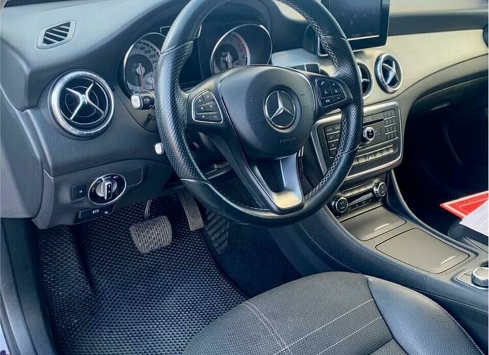 Mercedes-Benz CLA 200 1.6 AMT (156 л.с.)