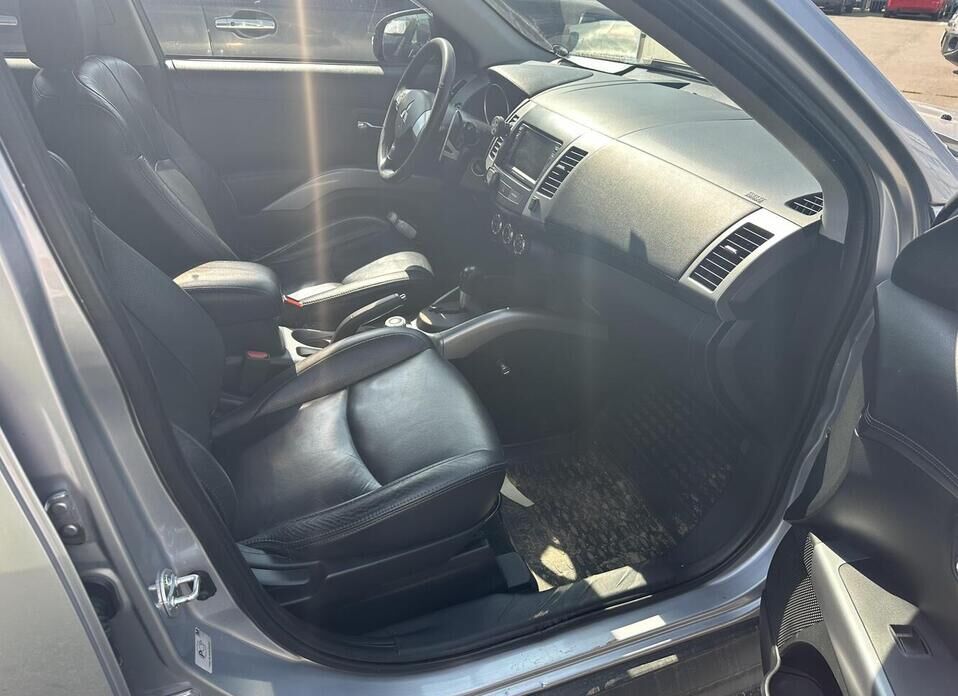 Mitsubishi Outlander 2.4 CVT (170 л.с.) 4WD