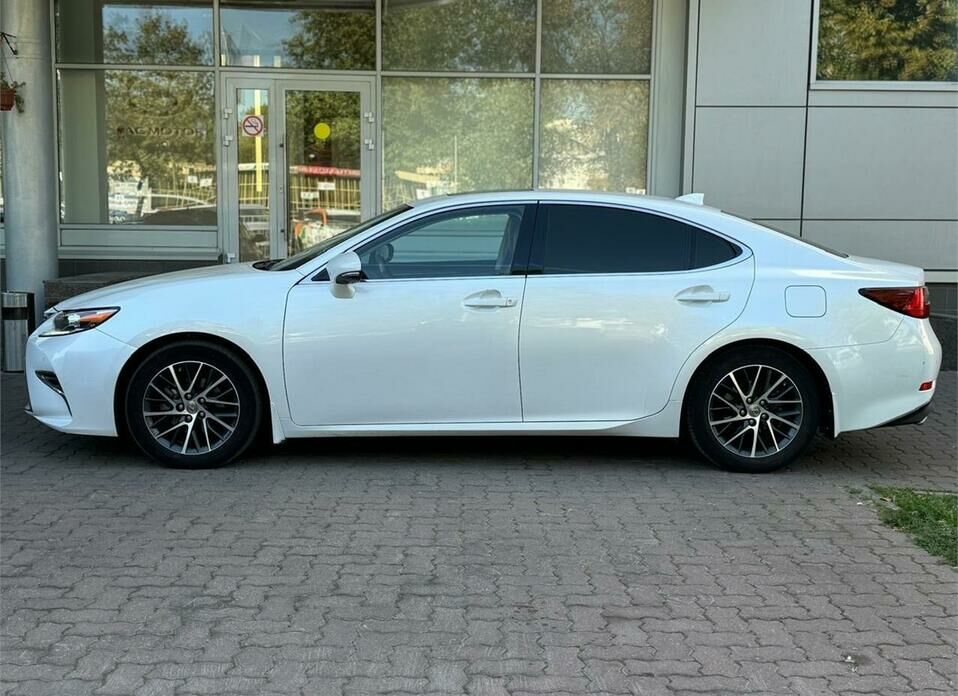 Lexus ES 250 2.5 AT (184 л.с.)