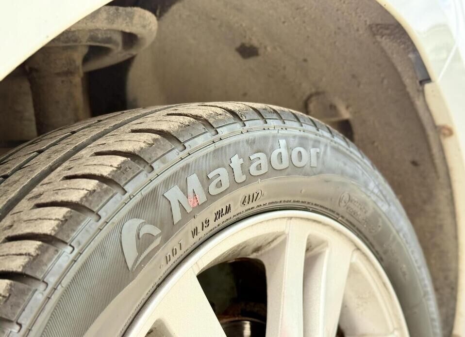 LADA (ВАЗ) XRAY, I 1.6 MT (110 л.с.)