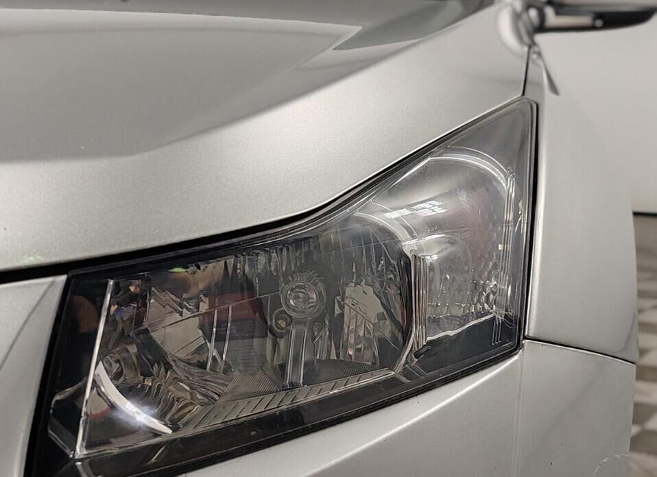 Chevrolet Cruze, I 1.6 MT (109 л.с.)