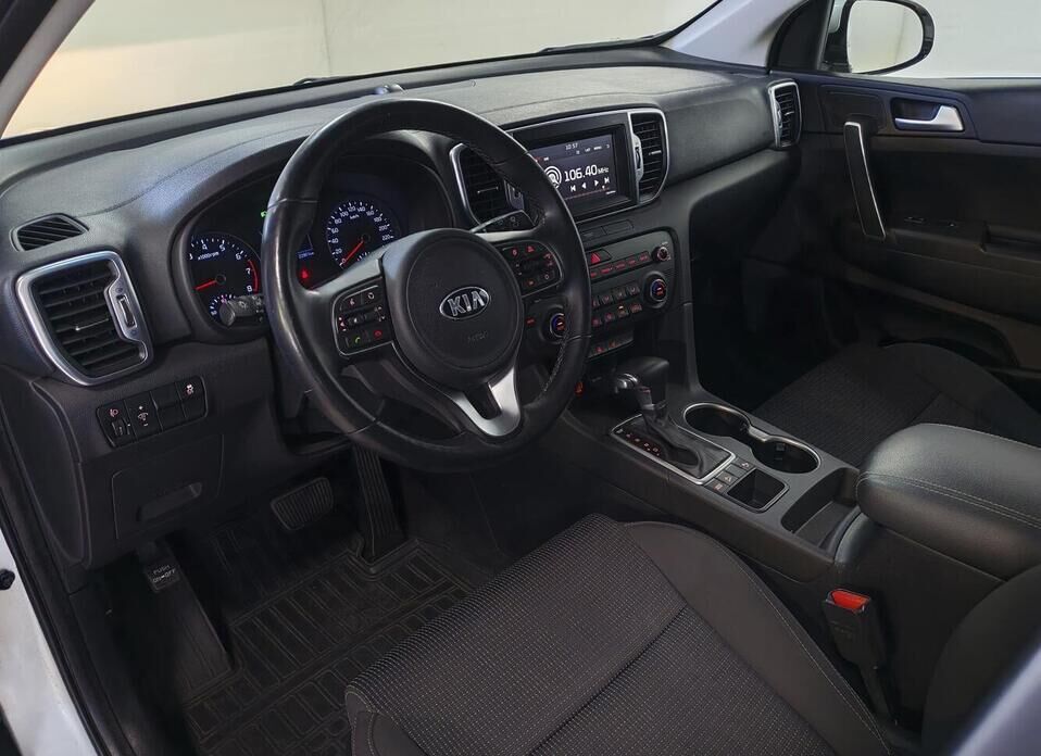 Kia Sportage, IV 2.0 AT (150 л.с.)