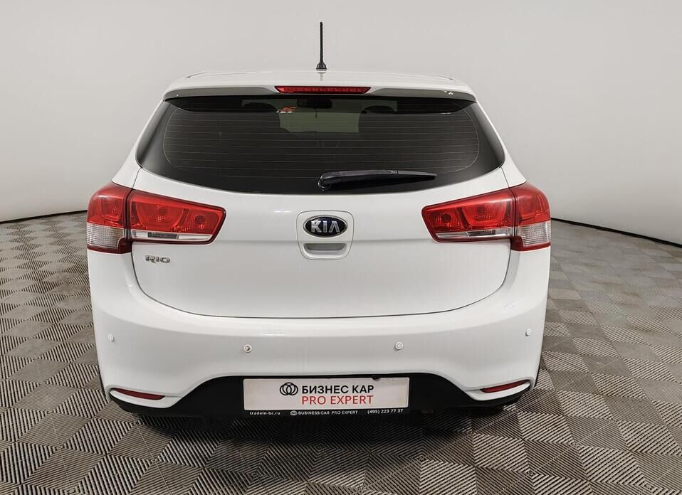 Kia Rio, III Рестайлинг 1.6 AT (123 л.с.)