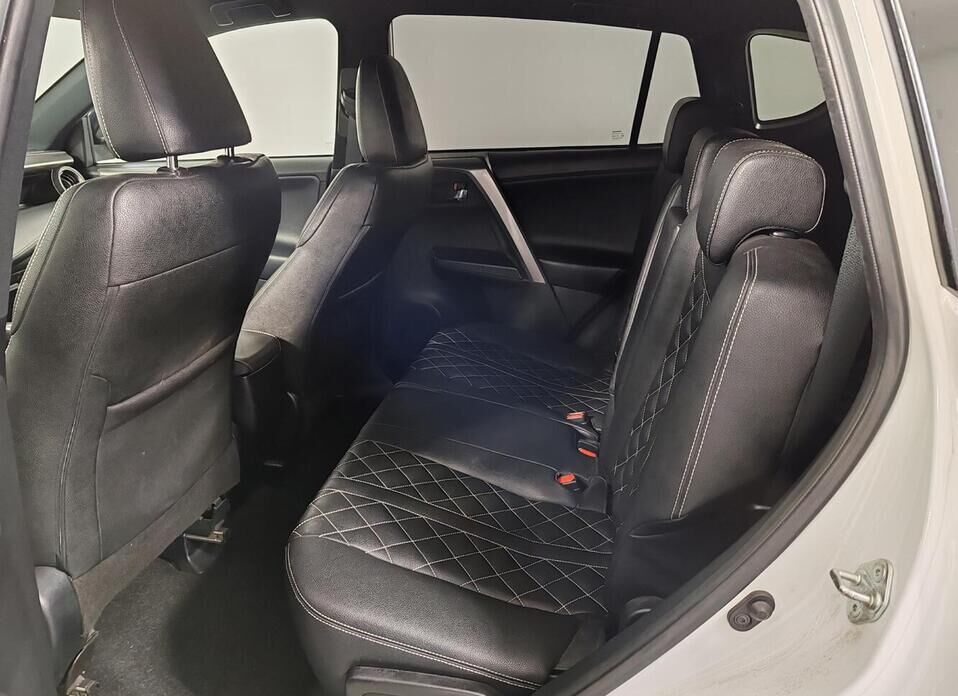 Toyota RAV4, IV (XA40) Рестайлинг 2.0 CVT (146 л.с.) 4WD