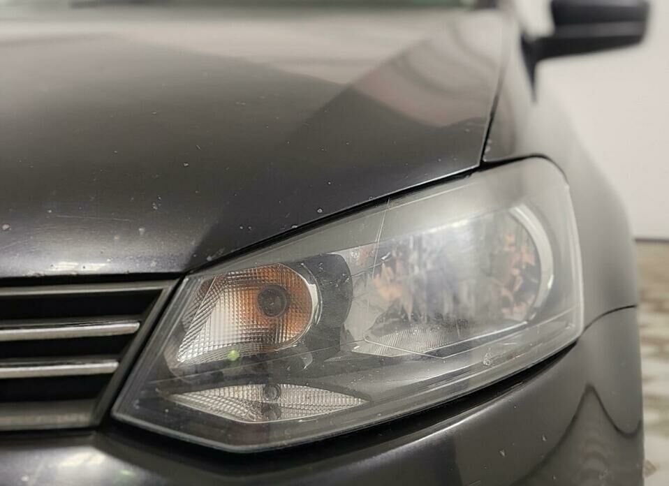 Volkswagen Polo 1.6 AT (105 л.с.)