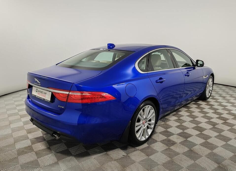 Jaguar XF, II 2.0 AT (200 л.с.)
