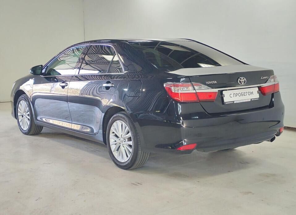 Toyota Camry 2.5 AT (181 л.с.)