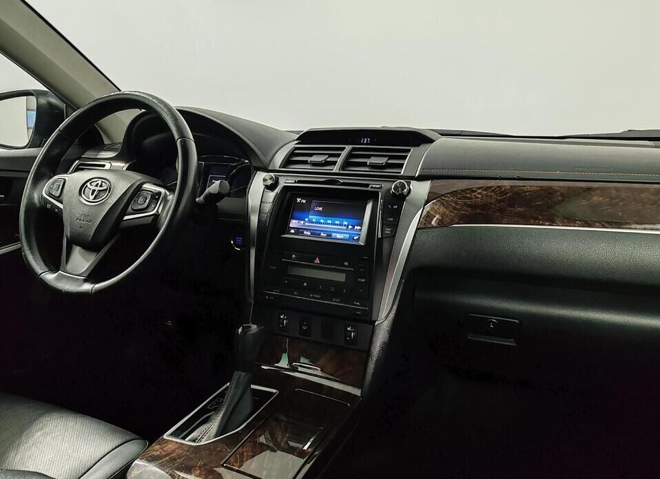 Toyota Camry, VII (XV50) Рестайлинг 2.5 AT (181 л.с.)