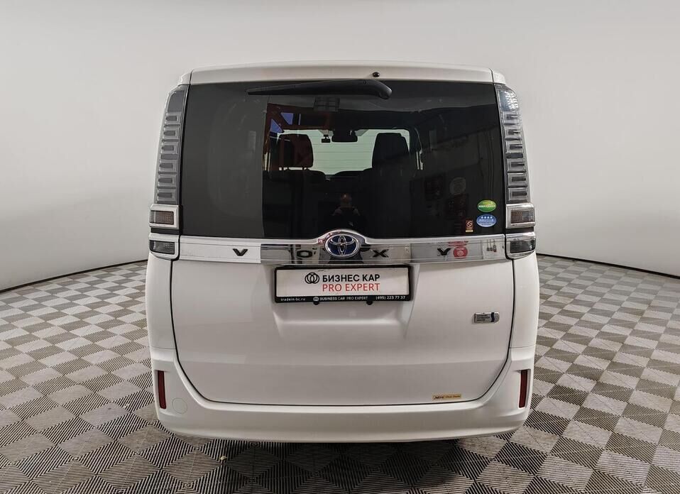 Toyota Voxy, III (R80) 1.8hyb CVT (99 л.с.)