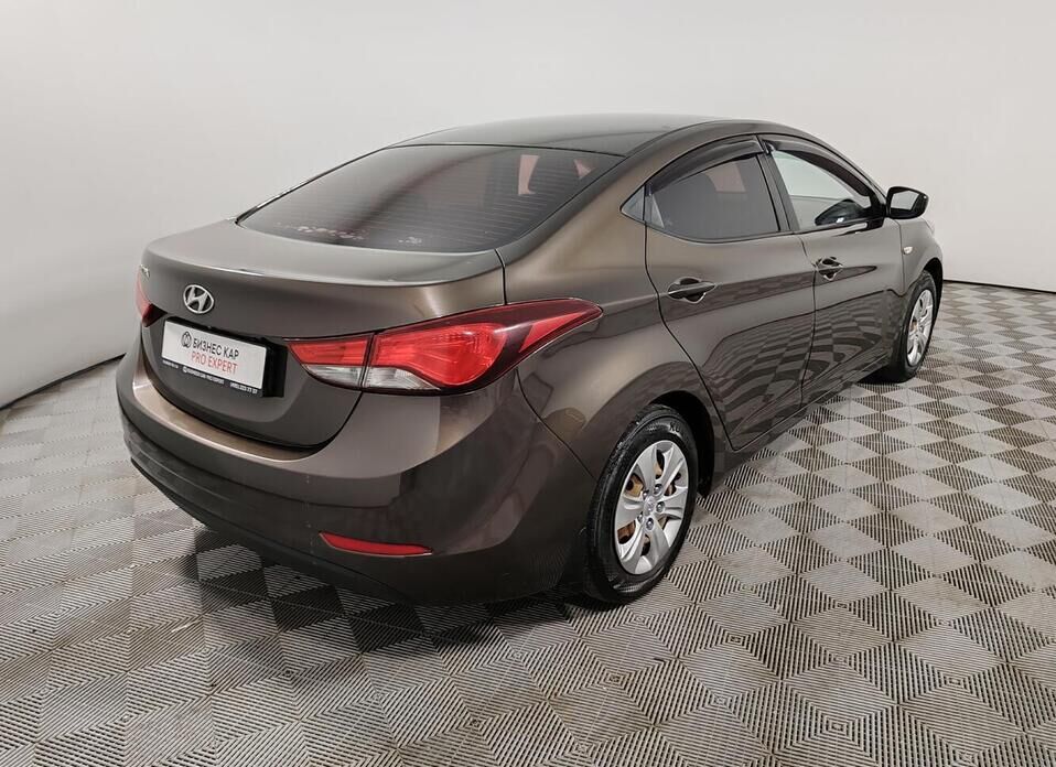 Hyundai Elantra 1.6 MT (132 л.с.)