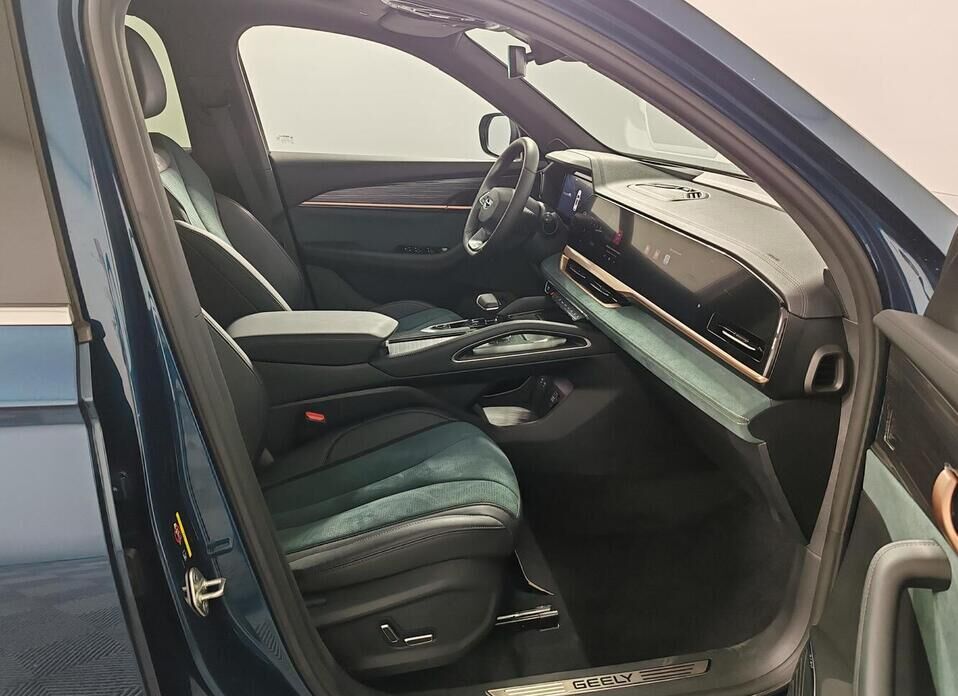 Geely Monjaro 2.0 AT (238 л.с.) 4WD