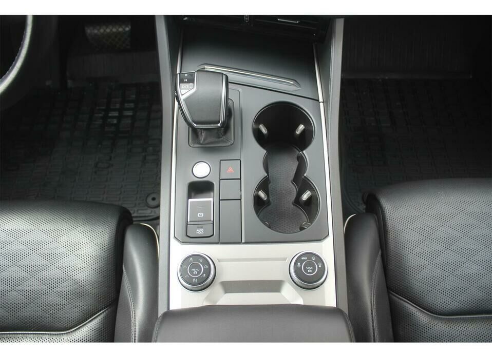 Volkswagen Touareg 3.0d AT (249 л.с.) 4WD