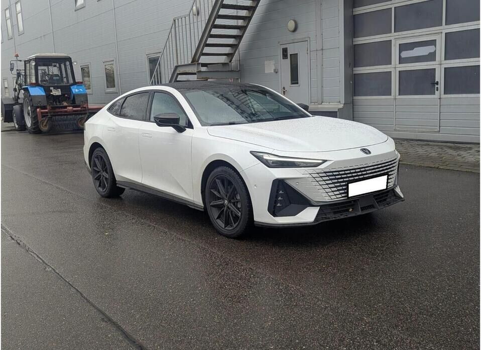 Changan UNI-V 1.5 AMT (181 л.с.)