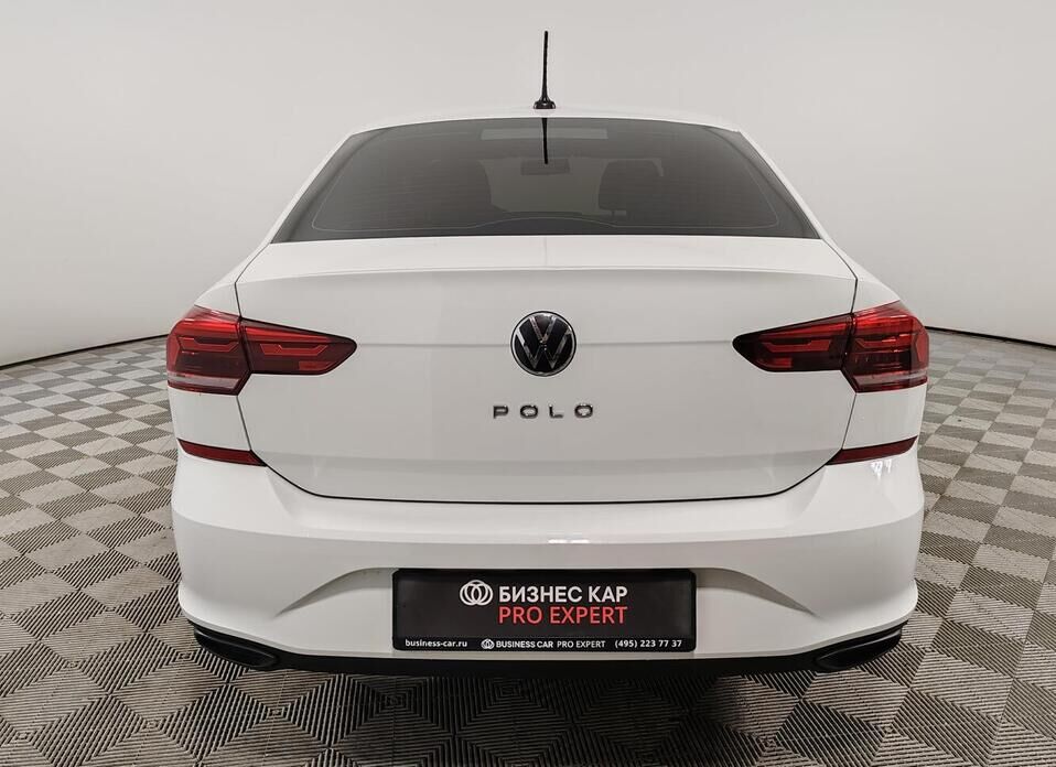 Volkswagen Polo, VI 1.6 AT (110 л.с.)