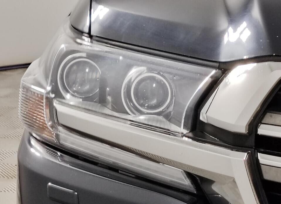 Toyota Land Cruiser, 200 Series Рестайлинг 2 4.5d AT (249 л.с.) 4WD