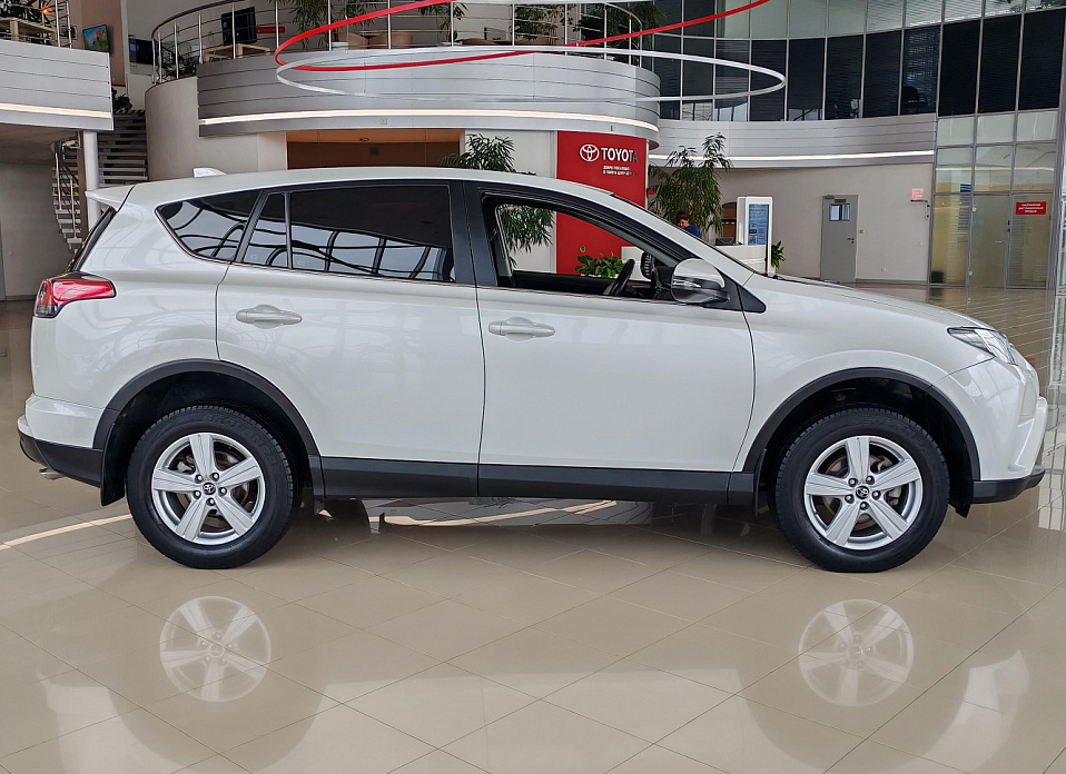 Toyota RAV4, IV (XA40) Рестайлинг 2.0 CVT (146 л.с.) 4WD