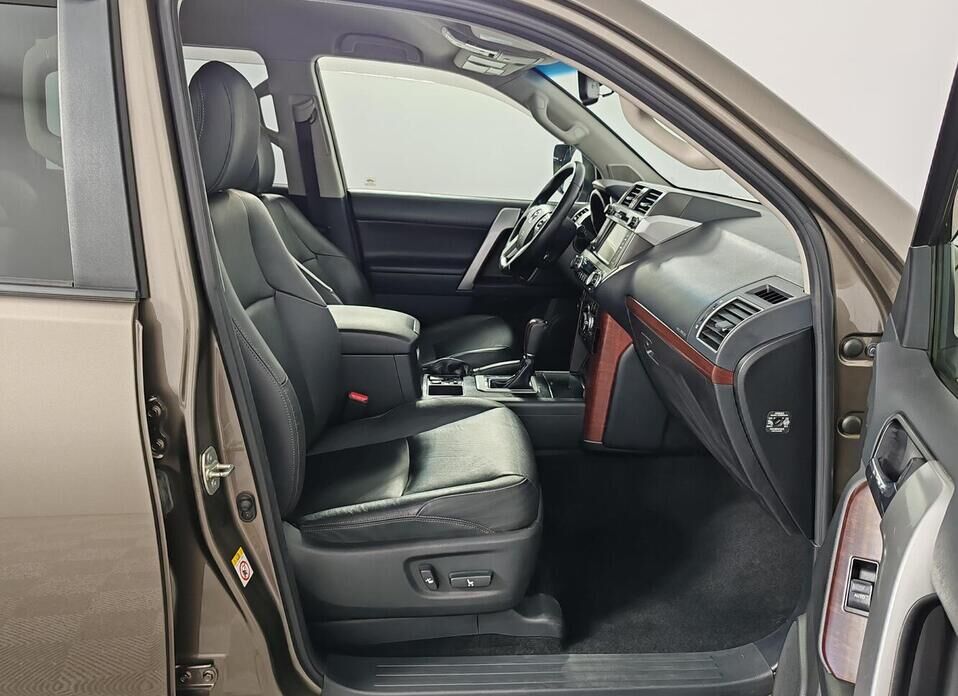 Toyota Land Cruiser Prado 2.8d AT (177 л.с.) 4WD
