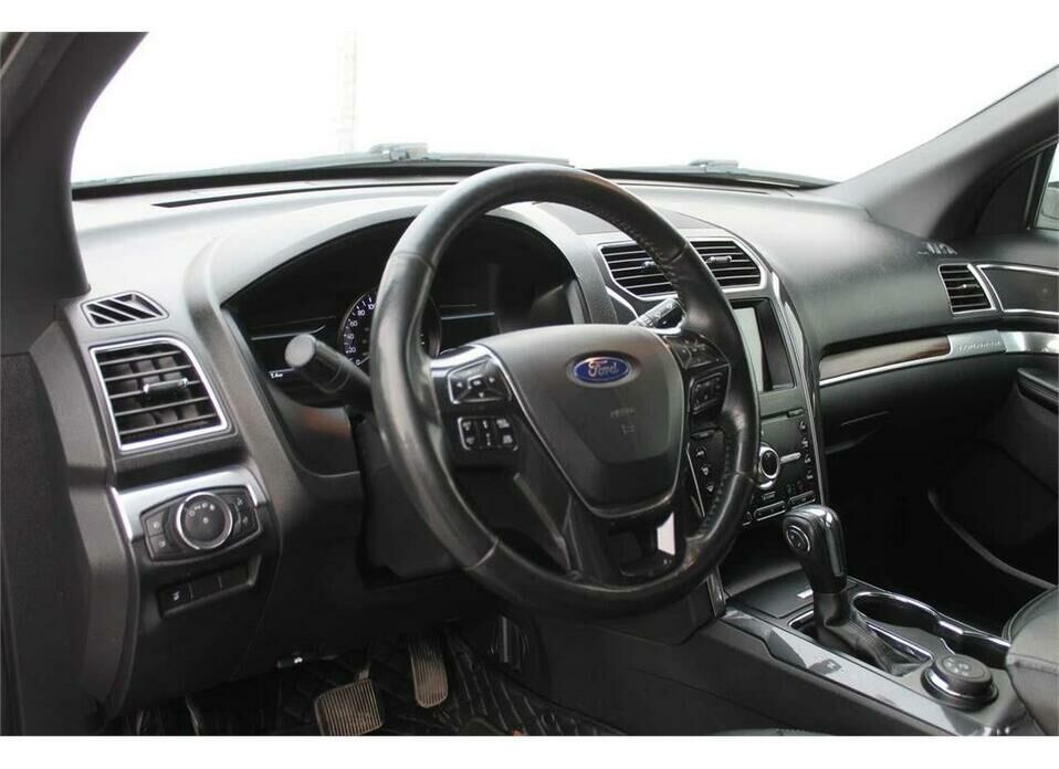 Ford Explorer 3.5 AT (249 л.с.) 4WD