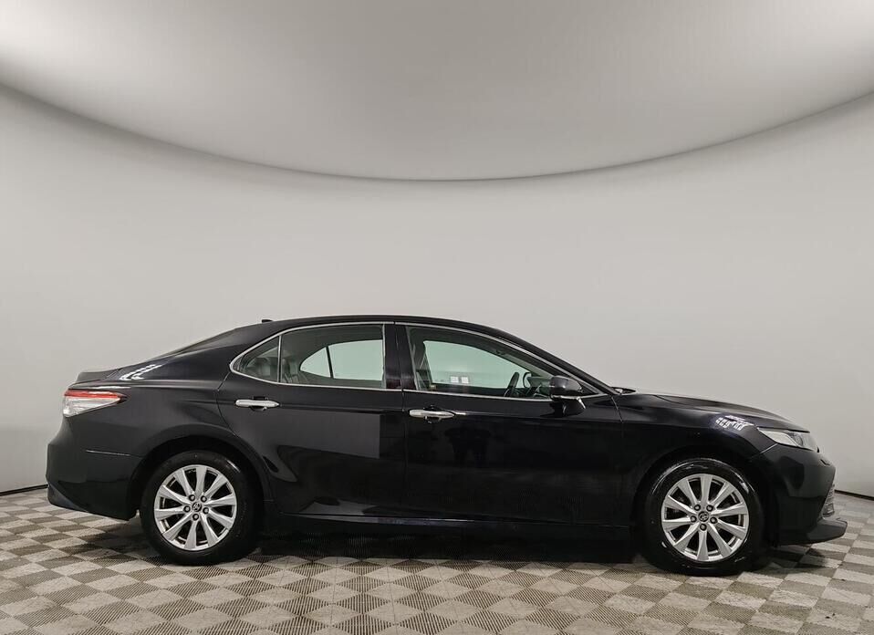 Toyota Camry, VIII (XV70) 2.5 AT (181 л.с.)
