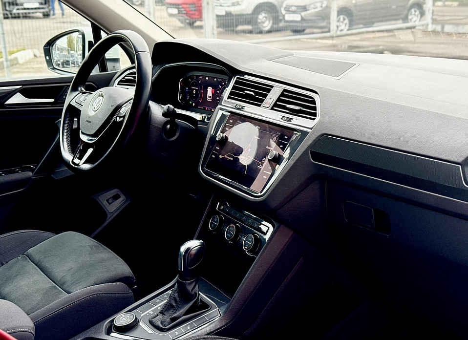 Volkswagen Tiguan, II 2.0d AMT (150 л.с.) 4WD