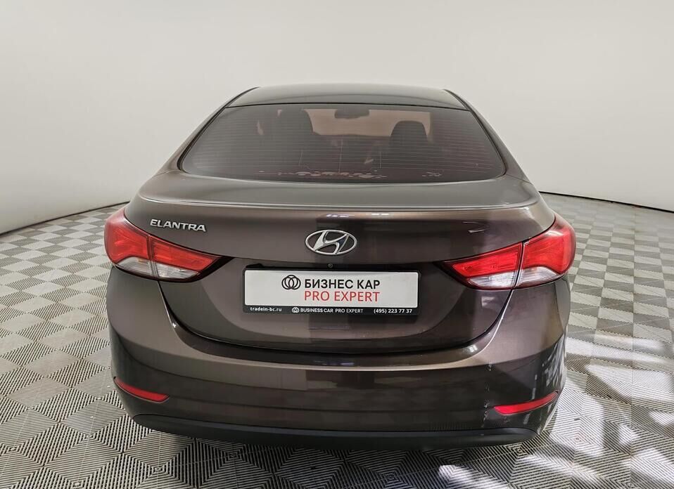 Hyundai Elantra 1.6 MT (132 л.с.)