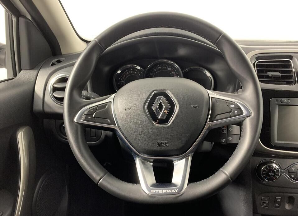 Renault Sandero Stepway 1.6 AT (102 л.с.)