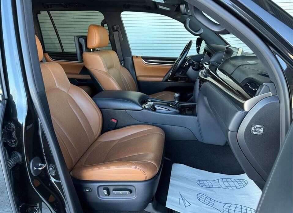 Lexus LX, III Рестайлинг 2 570 5.7 AT (367 л.с.) 4WD
