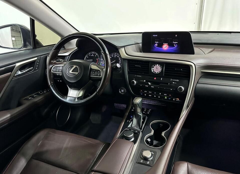 Lexus RX, IV 200t 2.0 AT (238 л.с.) 4WD