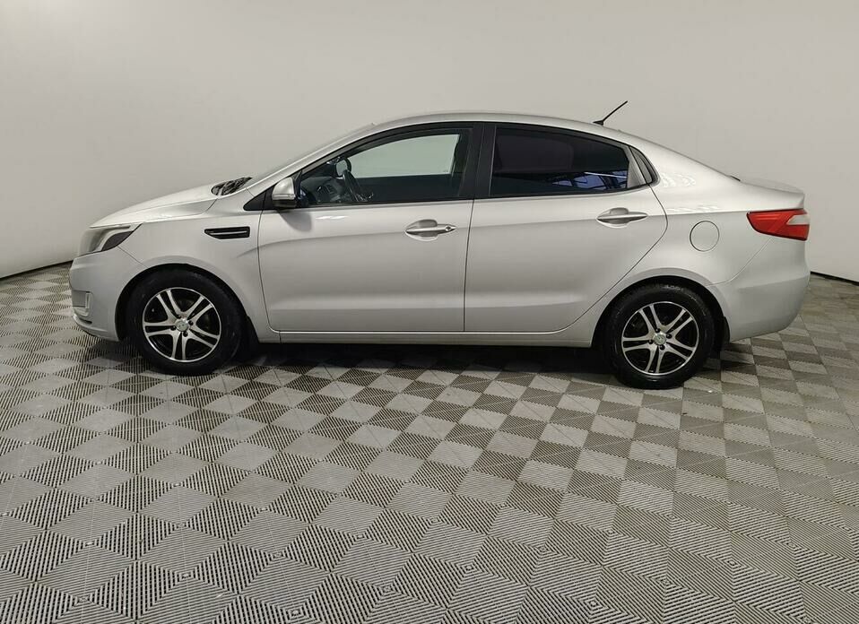 Kia Rio 4-speed 1.6 AT (123 л.с.)