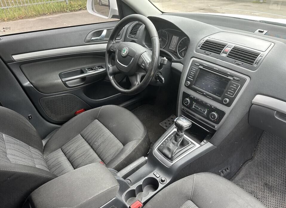 Skoda Octavia, II (A5) Рестайлинг 1.8 AT (152 л.с.)