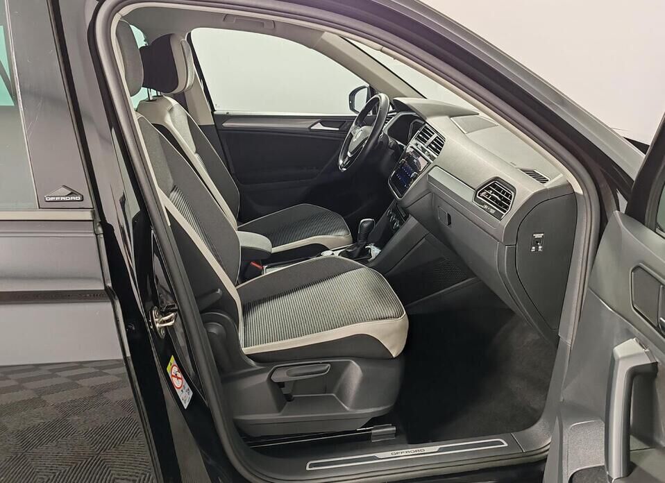 Volkswagen Tiguan 2.0d AMT (150 л.с.) 4WD
