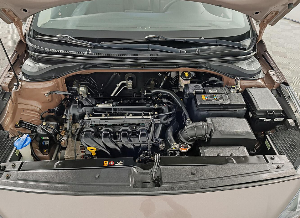 Hyundai Solaris, II Рестайлинг 1.6 MT (123 л.с.)