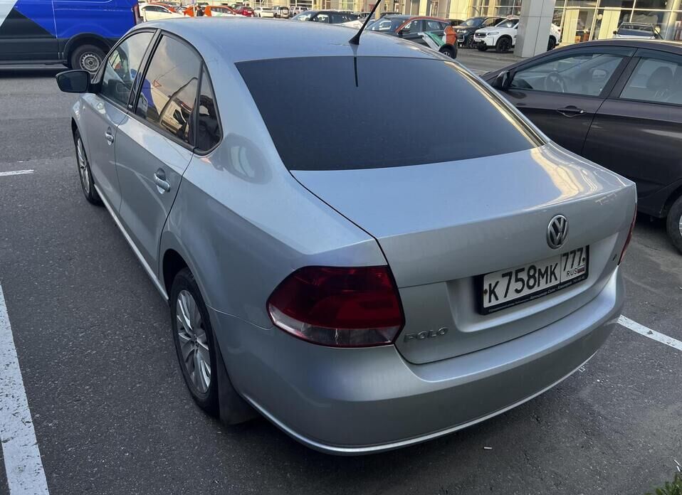 Volkswagen Polo 1.6 AT (105 л.с.)