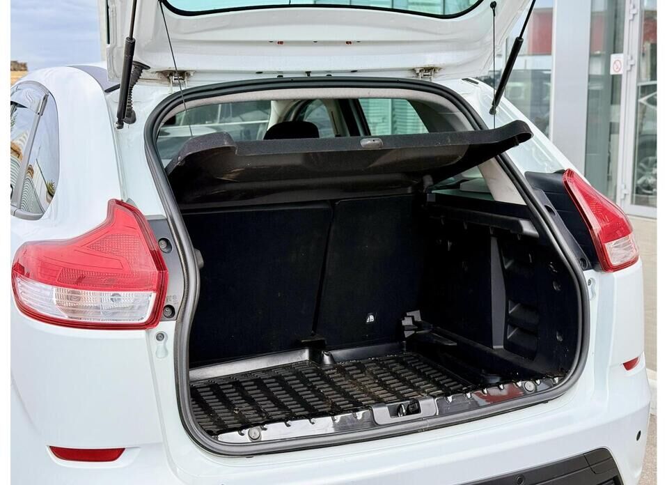 LADA (ВАЗ) XRAY, I 1.6 MT (110 л.с.)