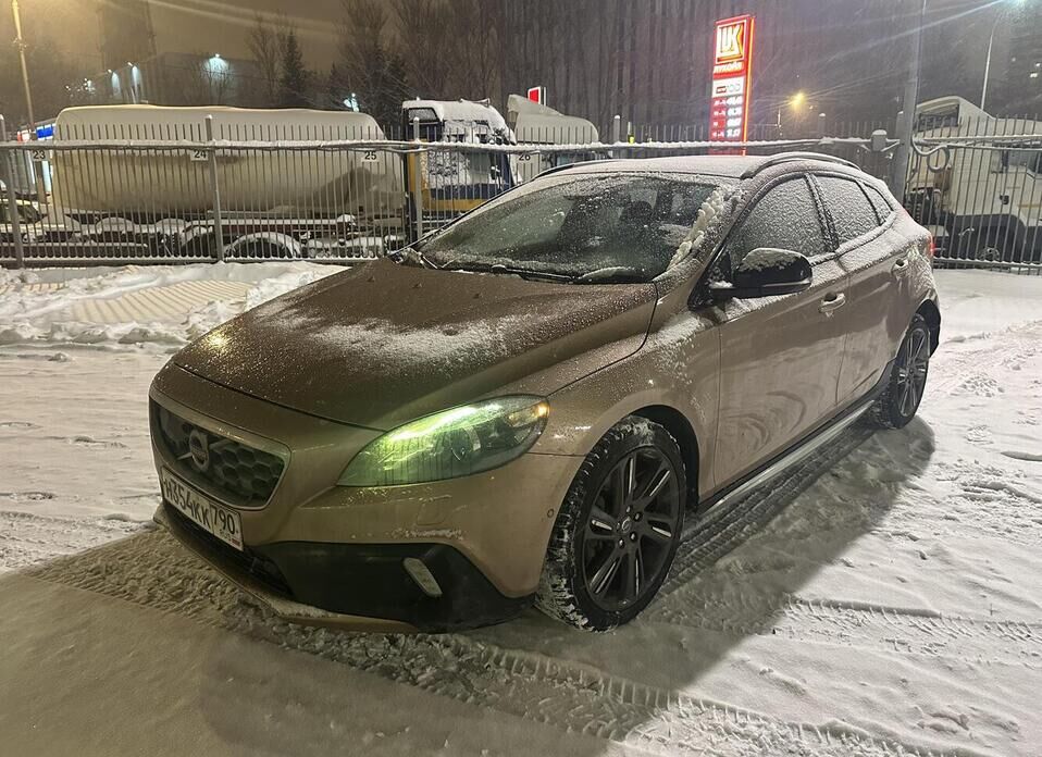 Volvo V40 Cross Country, I 2.0 AT (213 л.с.) 4WD