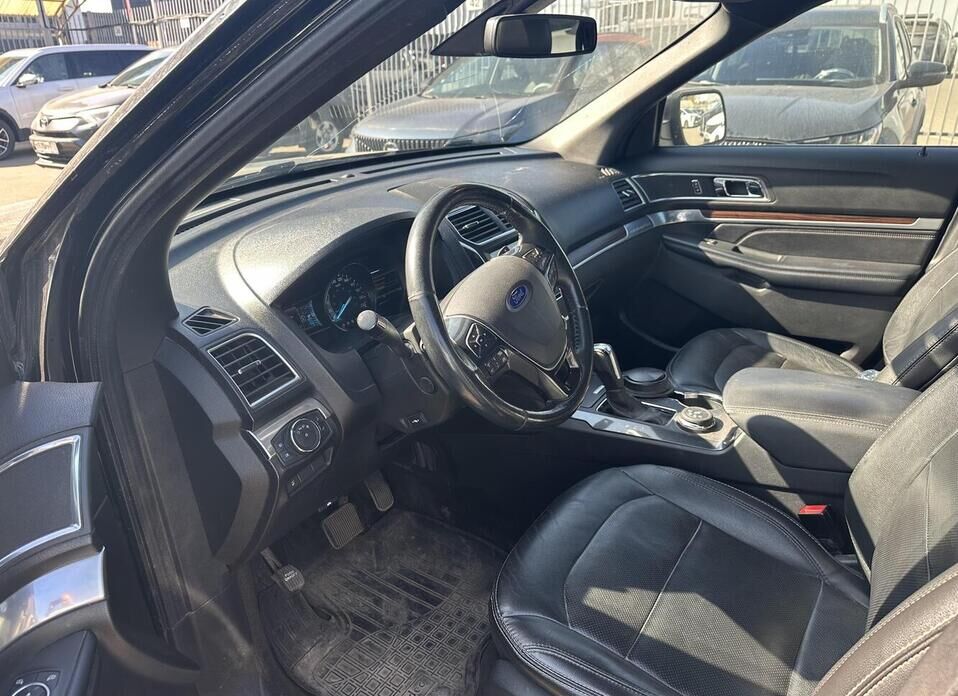Ford Explorer 3.5 AT (249 л.с.) 4WD