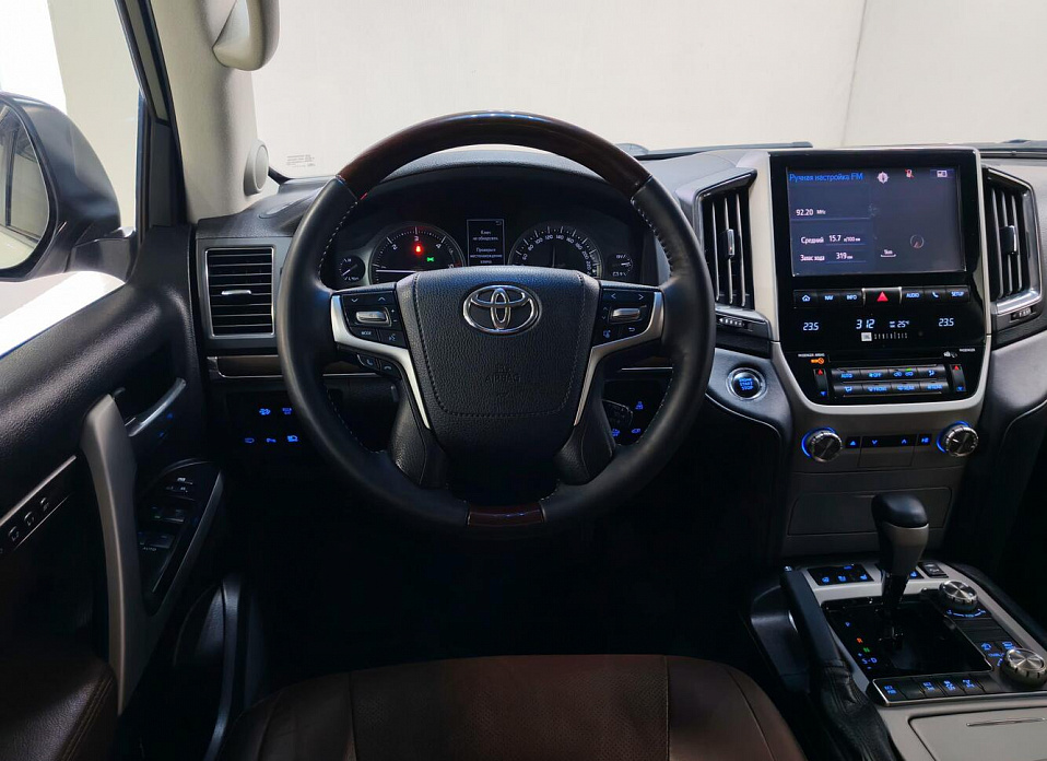 Toyota Land Cruiser, 200 Series Рестайлинг 2 4.5d AT (249 л.с.) 4WD
