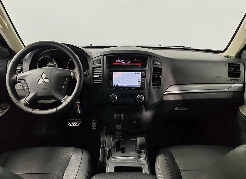Mitsubishi Pajero, IV Рестайлинг 1 3.2d AT (200 л.с.) 4WD