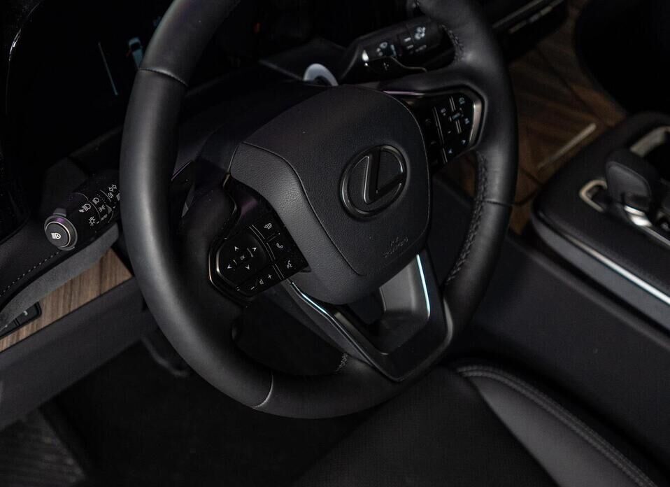 Lexus LM, II 350h 2.5hyb CVT (190 л.с.) 4WD