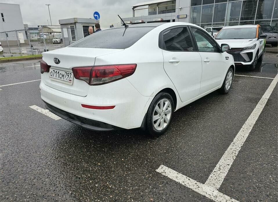 Kia Rio 1.6 AT (123 л.с.)