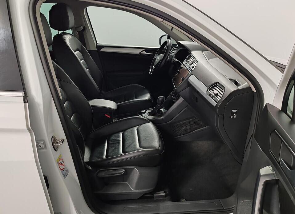 Volkswagen Tiguan, II 2.0 AMT (180 л.с.) 4WD