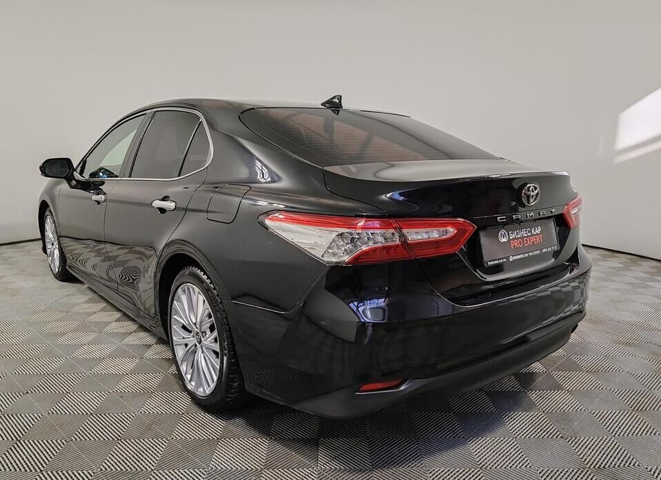 Toyota Camry, VIII (XV70) 2.5 AT (181 л.с.)