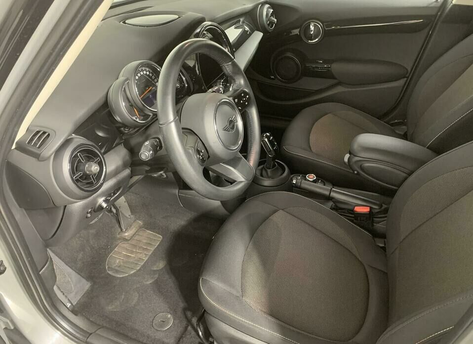 MINI Hatch Cooper 1.5 AMT (136 л.с.)