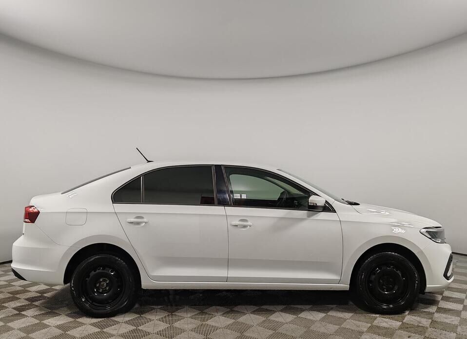 Volkswagen Polo, VI 1.6 AT (110 л.с.)