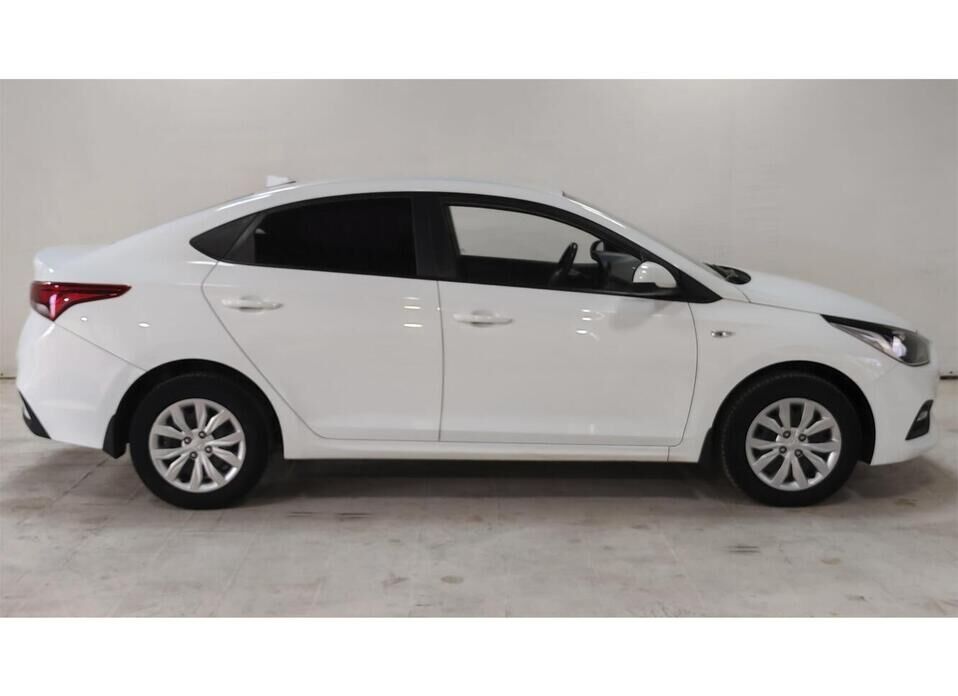 Hyundai Solaris, II 1.6 AT (123 л.с.)