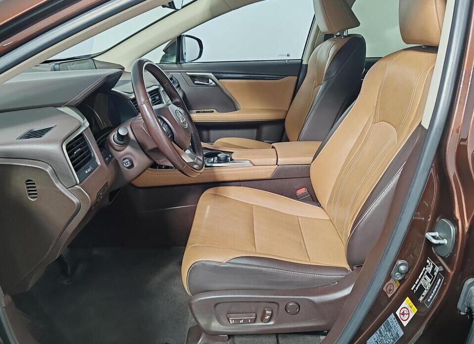 Lexus RX, IV 200t 2.0 AT (238 л.с.) 4WD