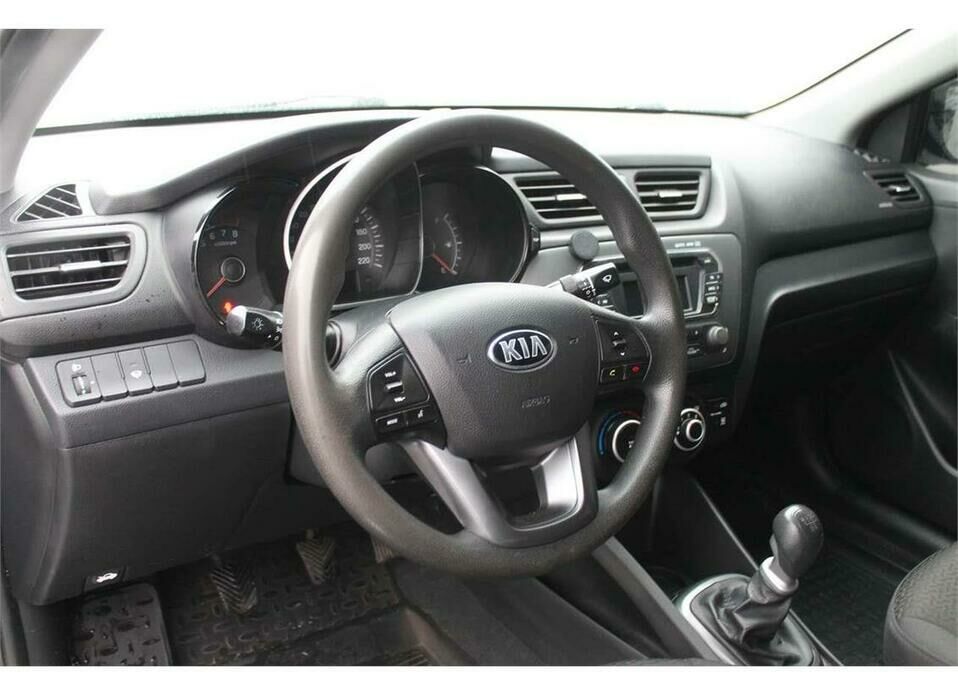 Kia Rio 5-speed 1.6 MT (123 л.с.)