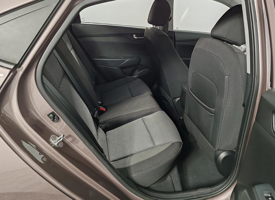 Hyundai Solaris, II Рестайлинг 1.6 MT (123 л.с.)