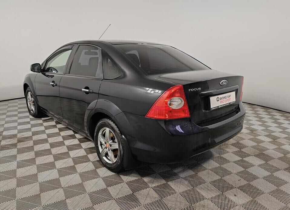 Ford Focus, II Рестайлинг 1.8 MT (125 л.с.)