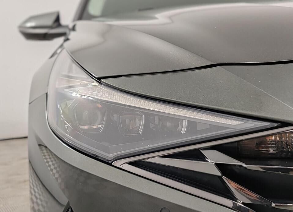 Hyundai Elantra 2.0 AT (150 л.с.)